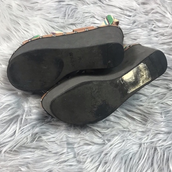 Striped Platform Sandals - Picture 4 of 7